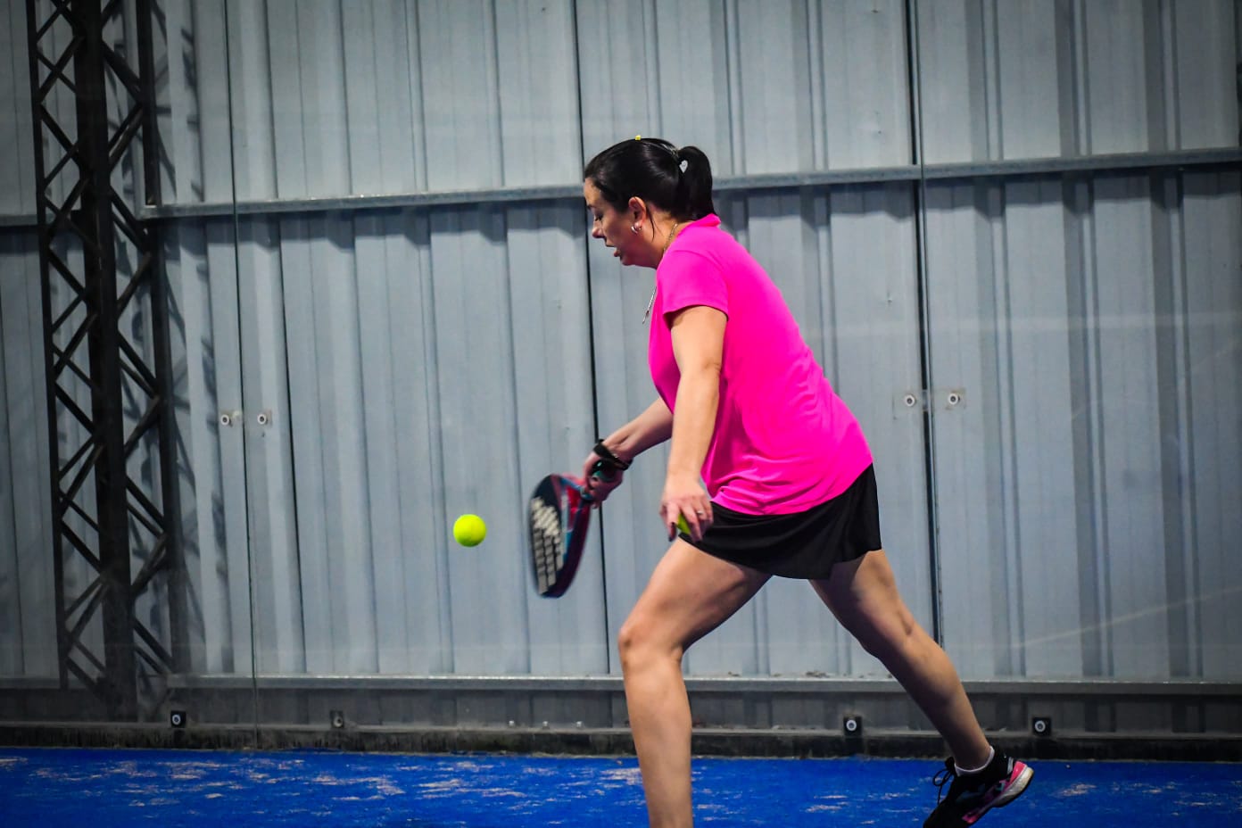 Equipo alentando desde el banco